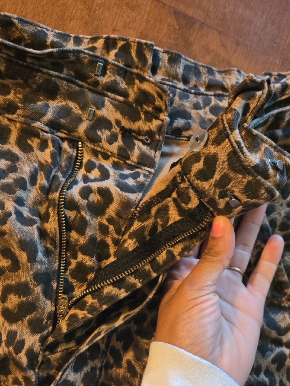 Express Leopard-Print High-Waist Tie-Belt Shorts - Blue/Black - Picture 3 of 4